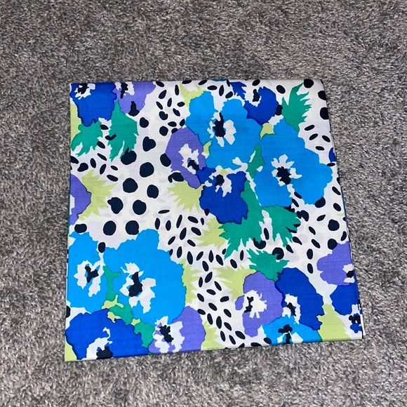 Silk scarf from Thailand, never worn! - Picture 5 of 6